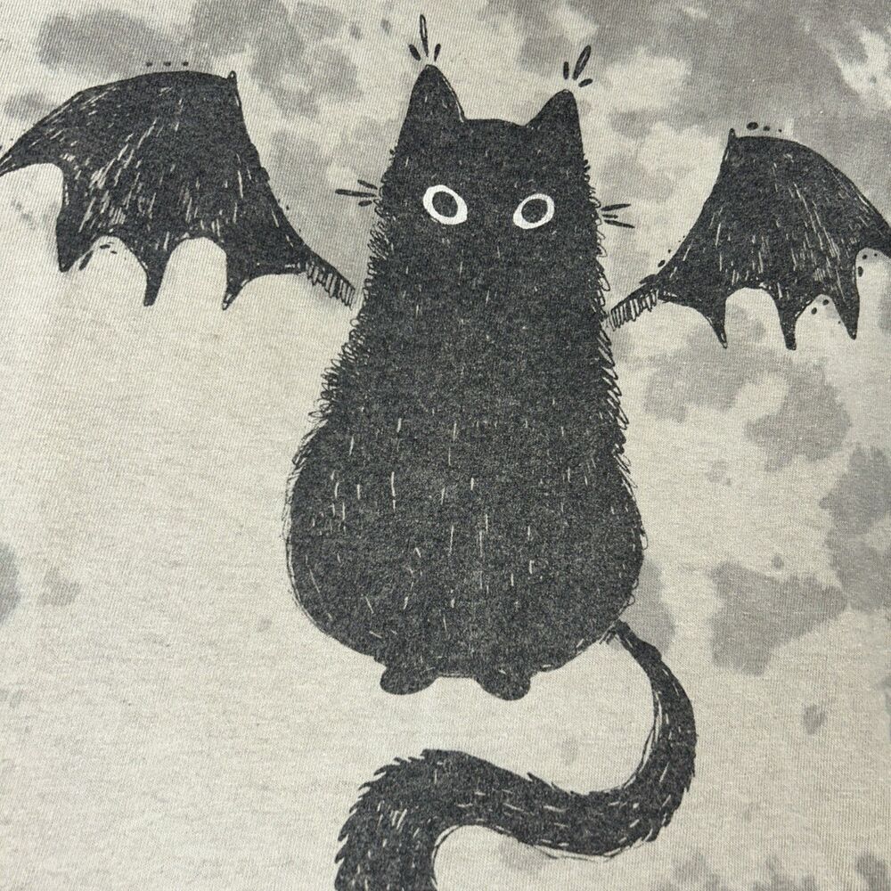 Guild of Calamity Stephanie Bayles T Shirt Bat Cat New Hot Topic Large - Picture 3 of 8
